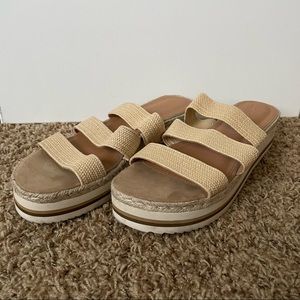 Store Display Sz 11 Braided Strap Platform Sandal